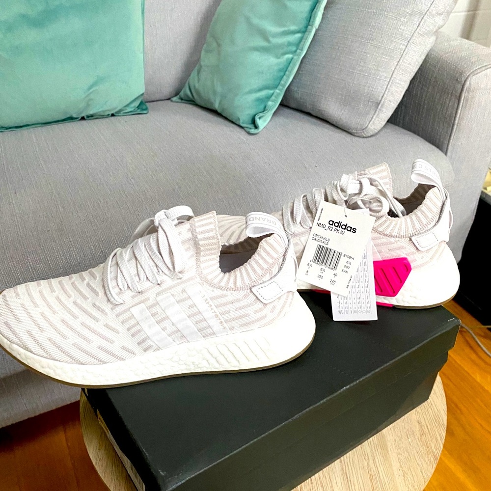 Adidas original primeknit sneakers new